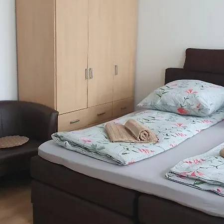Am Kuhrpark Mit Balkon Und Parkplatz Lejlighed